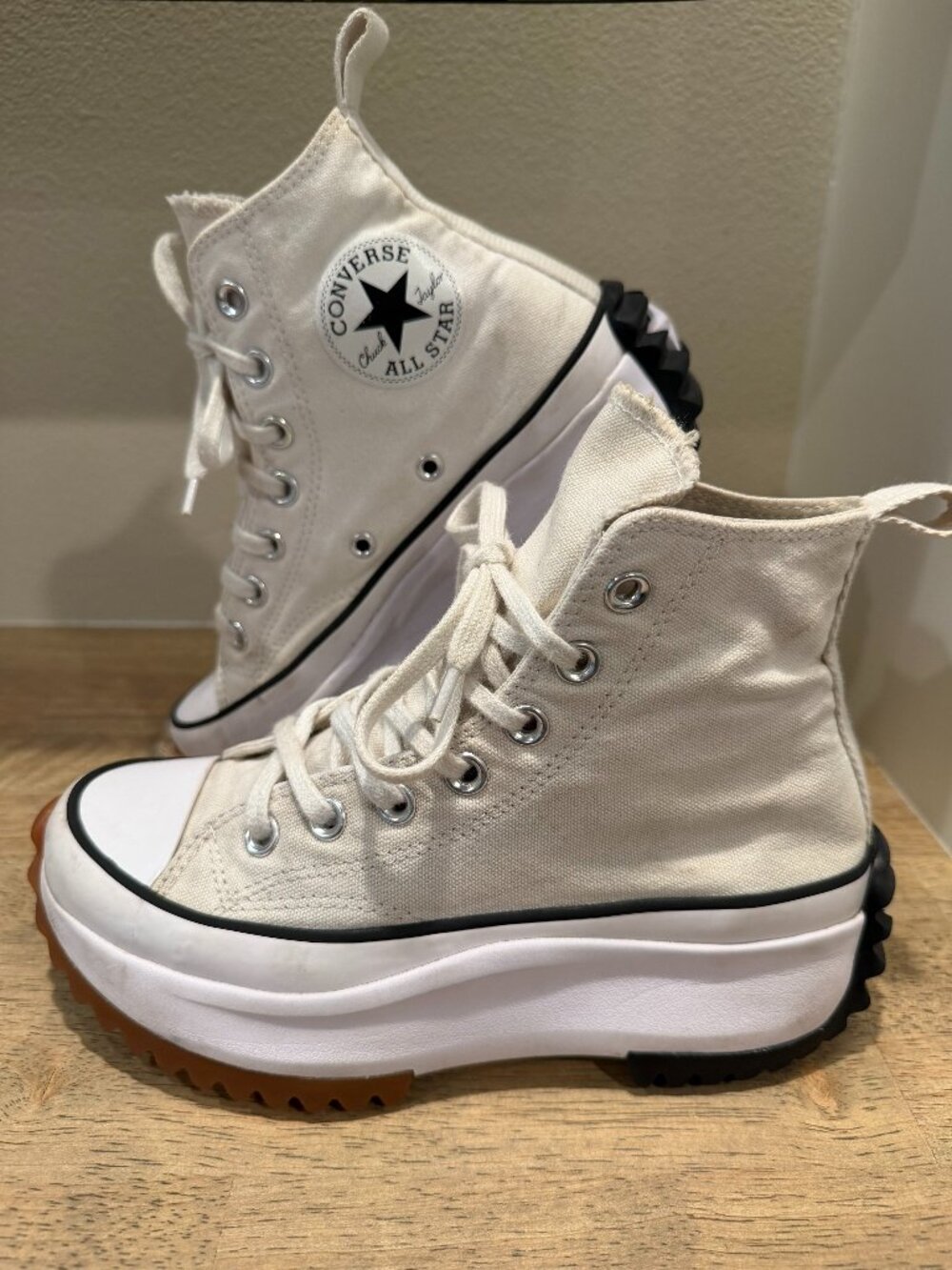 Converse Run Star Hike High Top White Platform Sneakers Size 6